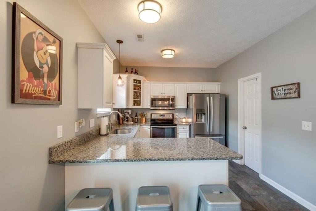 Beautiful Kitchen with granite countertops