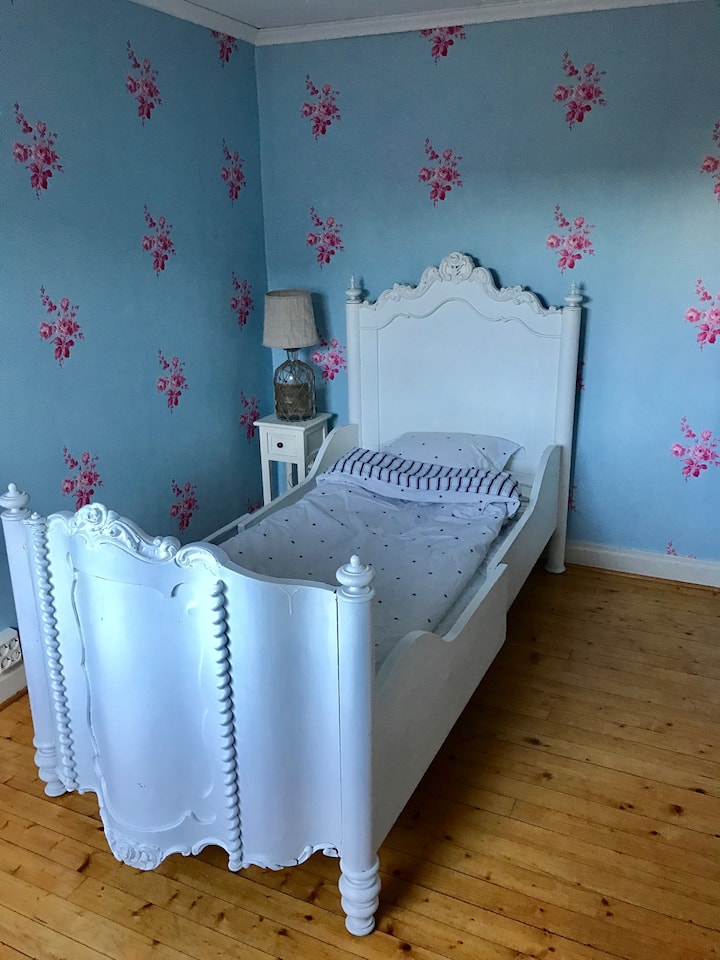 Spálňa s jednolôžkom 