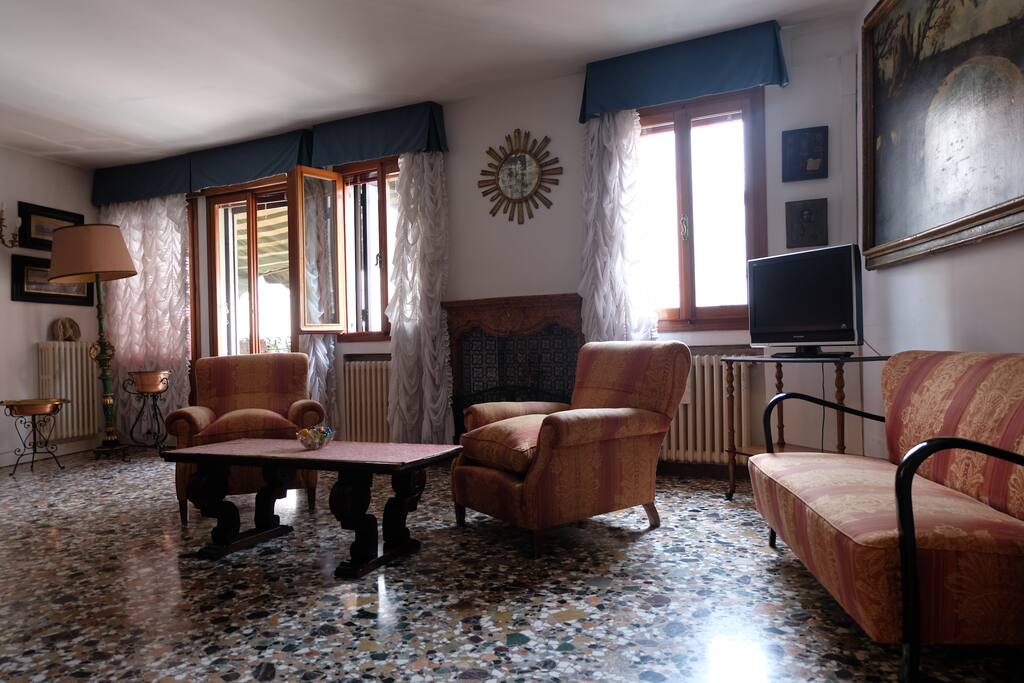 Salone