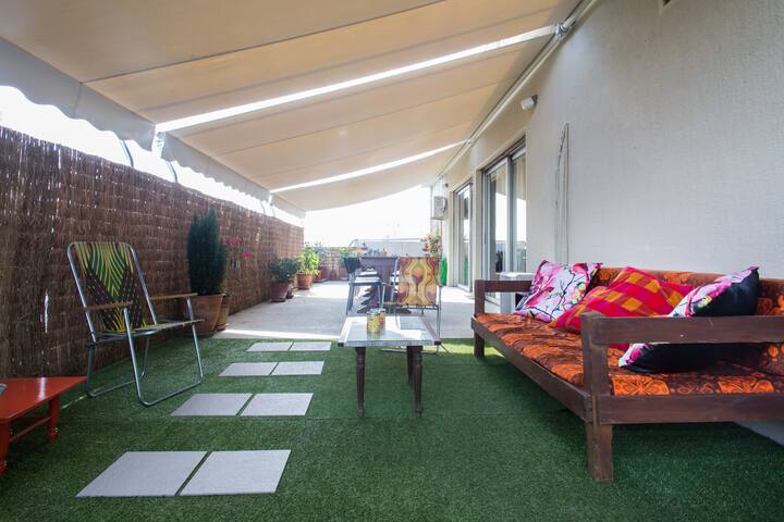 Athens BIG Flat Roofgarden with Acropolis View gallery image 3