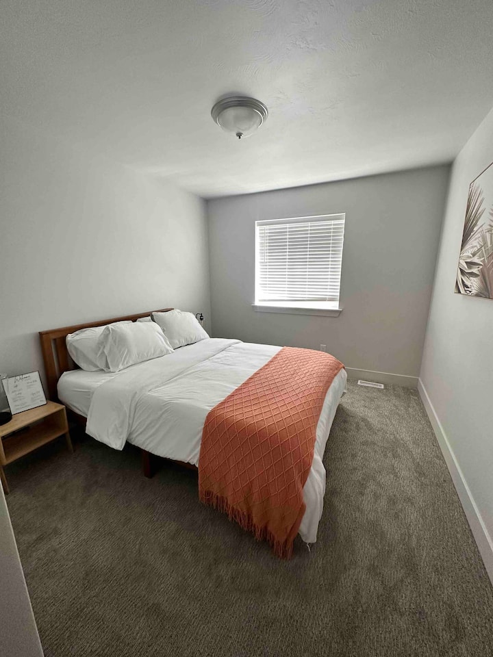 Спалня за гости с двойно легло