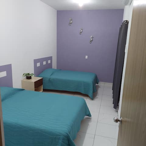Ideal Vacation/Work House 7 minutes from the beach