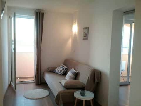 Popular Airbnb listing: Cro sun and it's million sunsets live in Studio 2 in Grad Nin