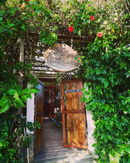 Entrance to La Casa from the beach