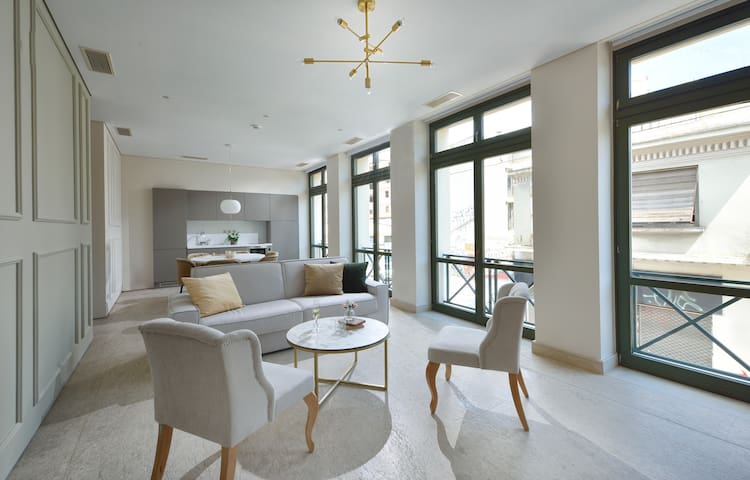 Πολυτελές Διαμέρισμα 2 Υ/Δ, 150Μ από Ηλεκτρικό