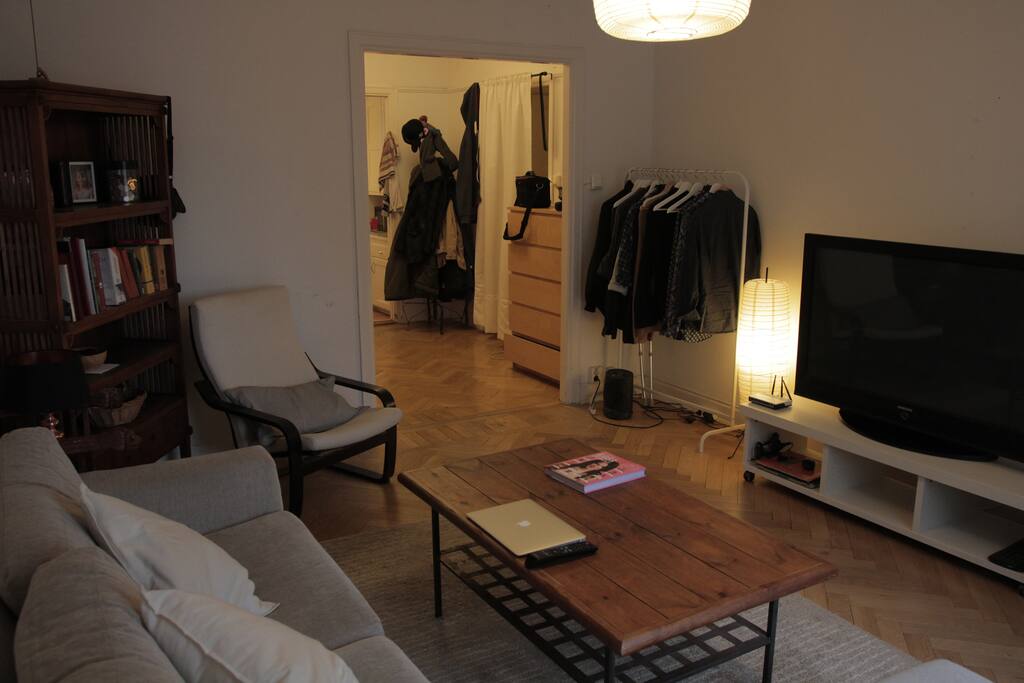 Livingroom with space for air mattress.