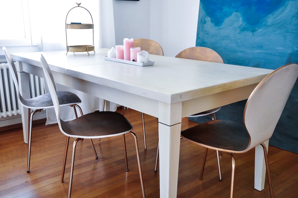 table with chairs