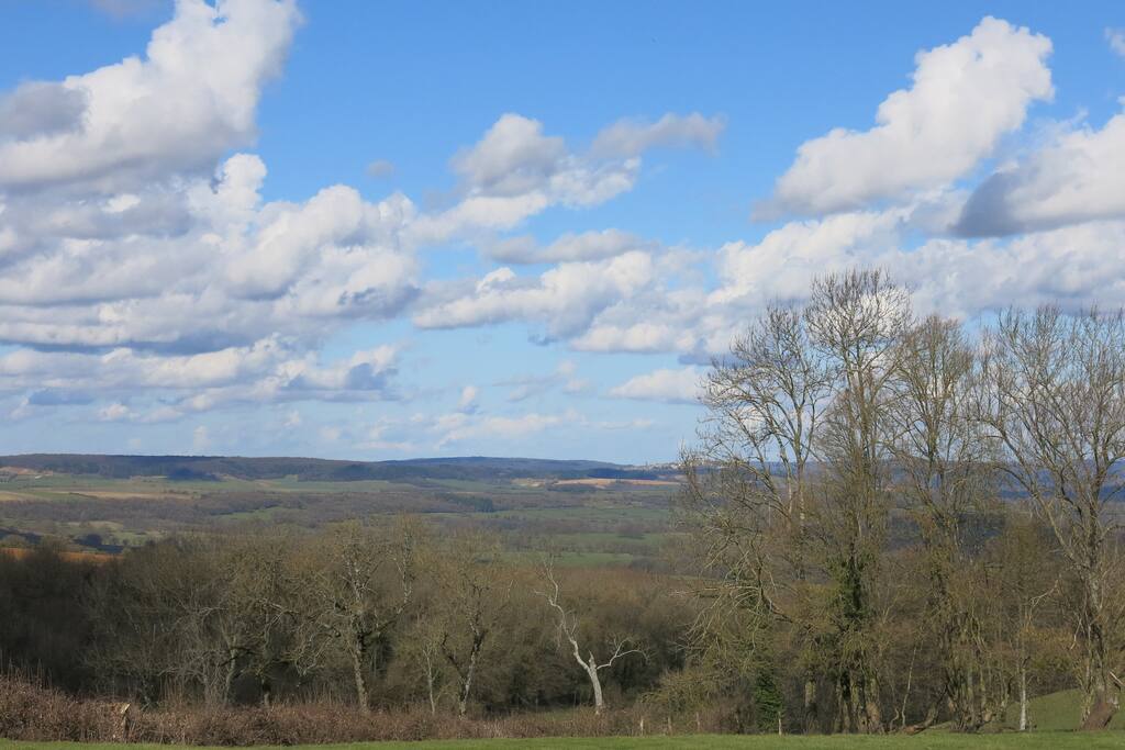 Vue sur Vézelay depuis l'arrière de la maison