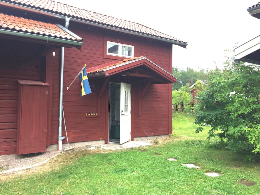 Entré från gårdsplanen