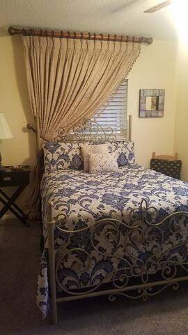 Villa close to beach and downtown Delray!!
