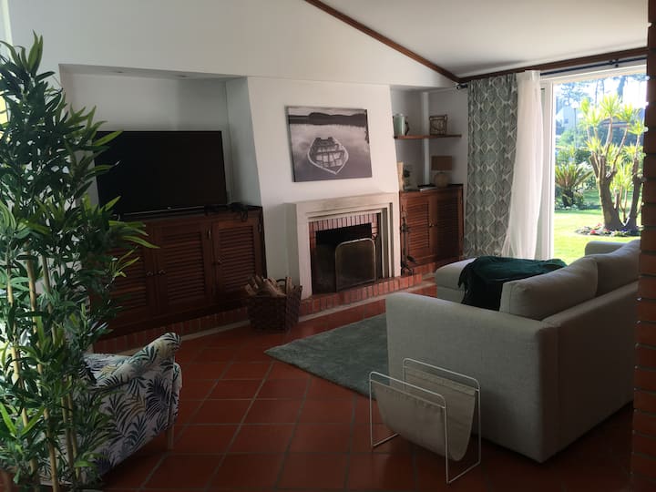 Villa Coloane - Family Vacation House - Mira