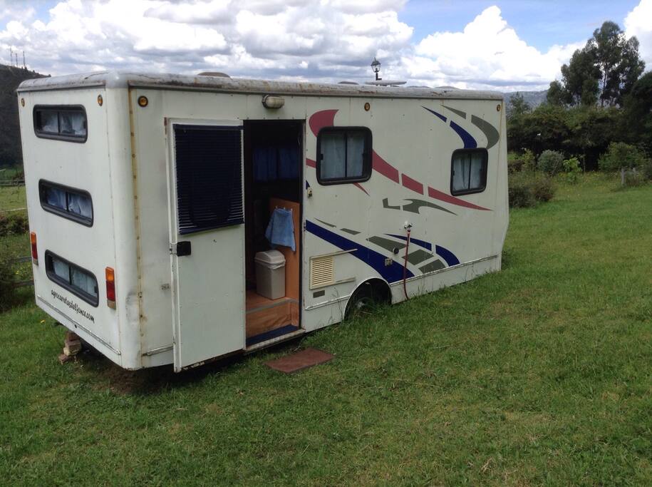Camper ventanas cuarto litera, y puerta principal