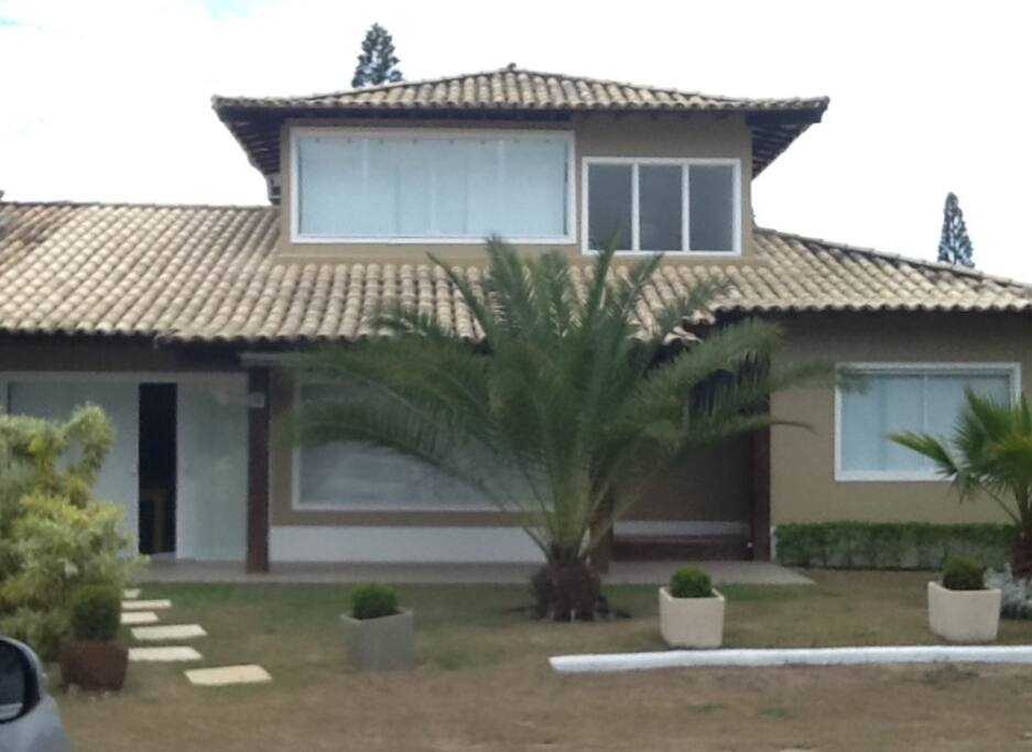 jardim e deck espacoso