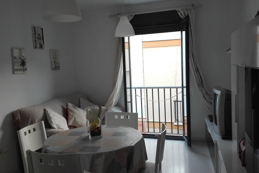 salón con balcón