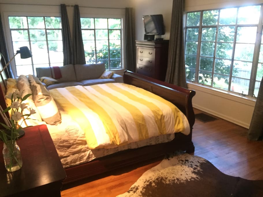 wonderful daylight and room darkening drapes.