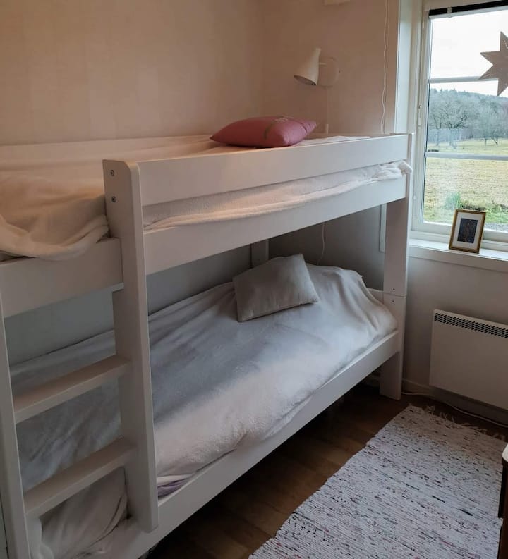 Dormitorio pequeño en la planta baja (2 x 90 cm)