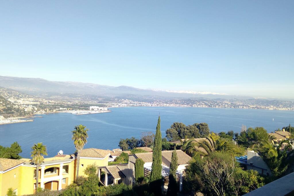 Photo de la fenêtre vue baie de Cannes