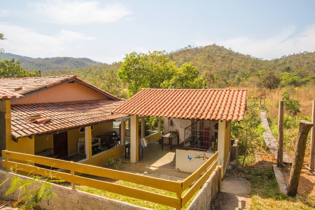 Casa ate 9 pessoas.
Mas um camping