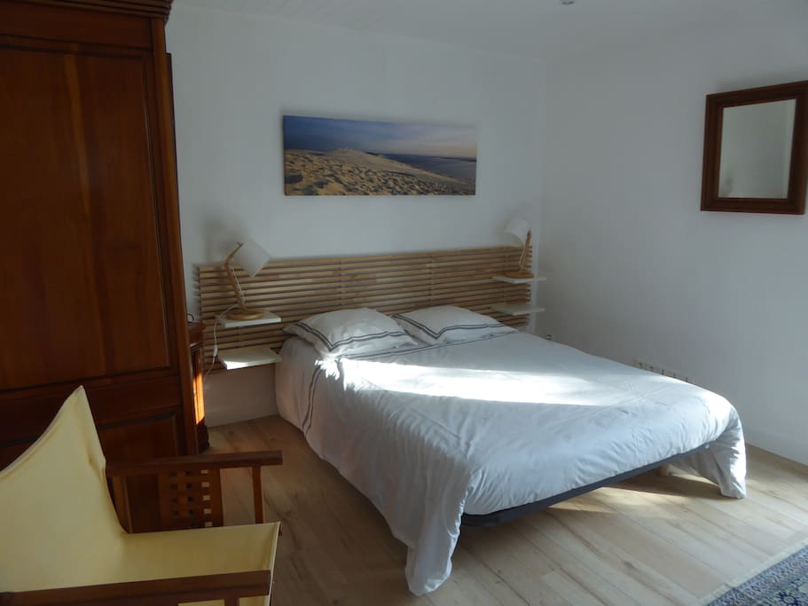 Chambre parentale avec accès terrasse