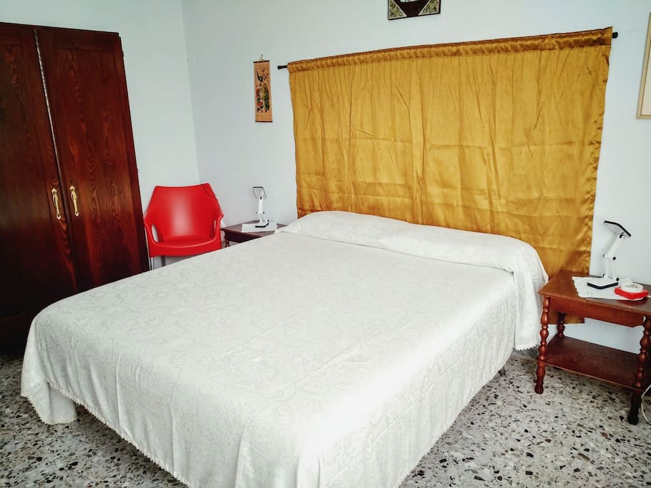 La camera da letto con materasso memory foam.