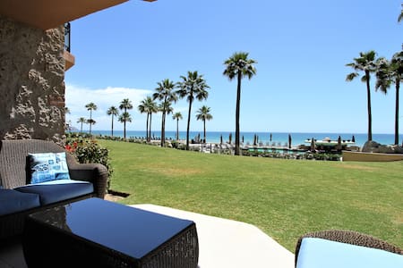 Recently Remodeled *Ground Floor Condo* Book Now!