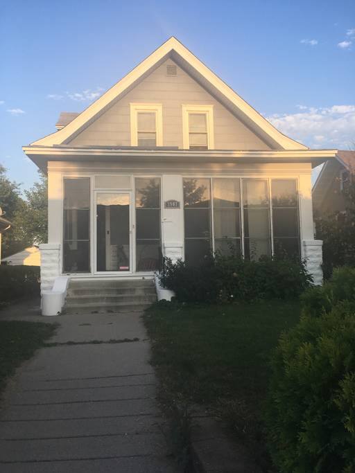 front of the house, plenty of street parking. only a few blocks from ramp to get downtown (to the stadium) in minutes
