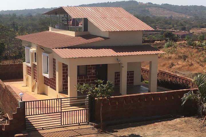 “Yamai” bungalow- Leisure place near ladghar beach