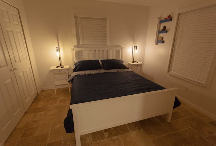 เตียงควีนไซส์ห้องนอน