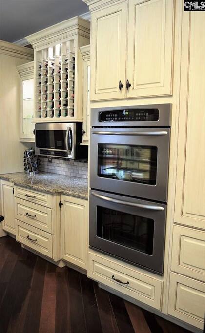 Gourmet Kitchen.