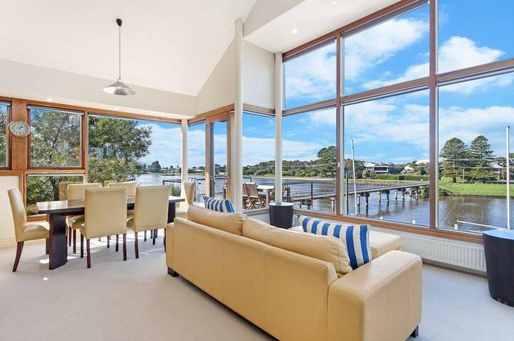 Shearwater Penthouse gallery image 5