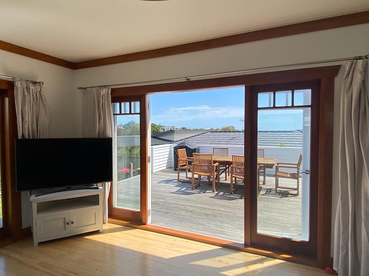 Central Renovated 1930’s Bungalow - New Plymouth