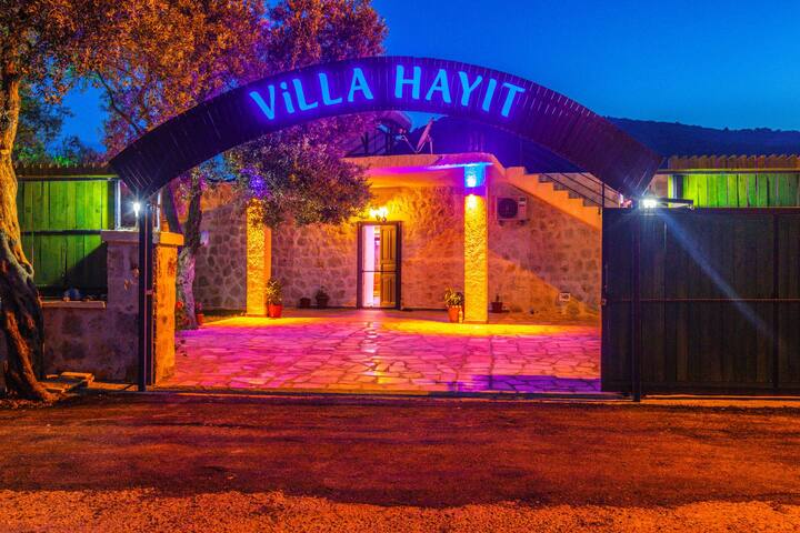 Havuz Ve Ferahlık Sunan Bir Villa - Kaş