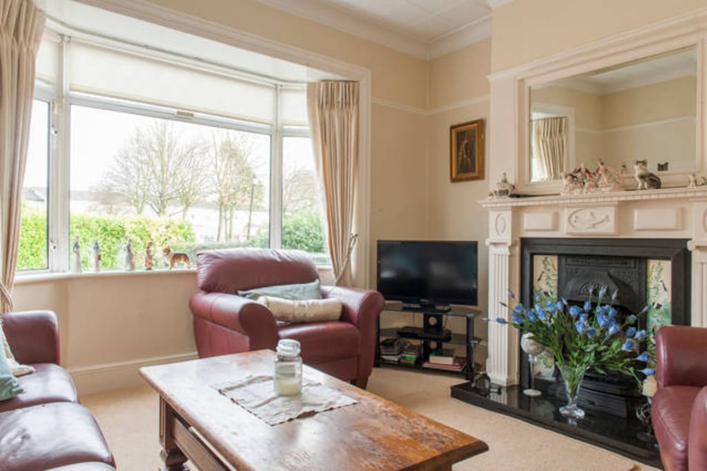 spacious sitting room