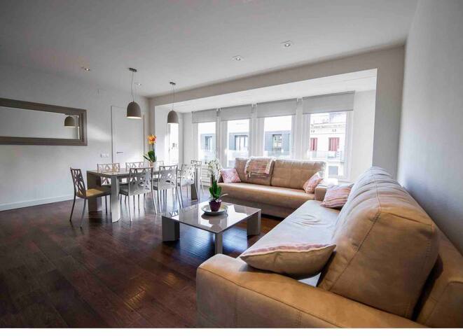 Sagrada Familia Luxurious gallery image 2