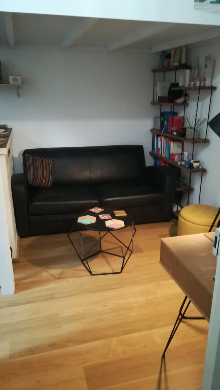 Rozkladacia pohovka pre 2 / canapé konvertibilné 2 miesta 