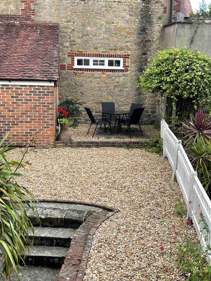 10 Best Airbnb Vacation Rentals In Midhurst, UK Updated 2024 Trip101