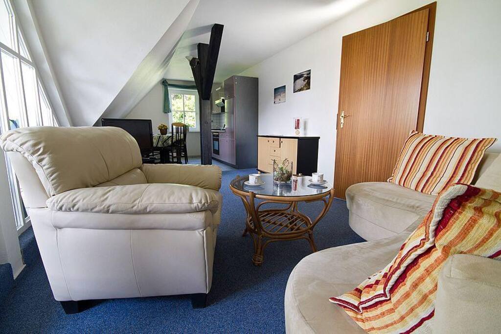 Wohnzimmer mit Küchenzeile