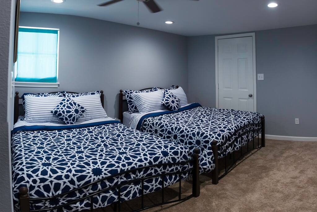 Bed 1 (left side)