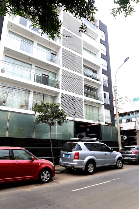Edificio moderno, departamento de 125 mt2, personal de seguridad 24 hrs.