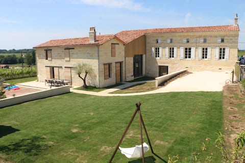Renovated old wine farm 12 minutes from St-Emilion