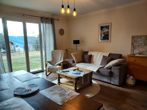 Annonce Airbnb populaire: Charming 2-room for a stay surrounded by nature! à Font Romeu Odeillo Via