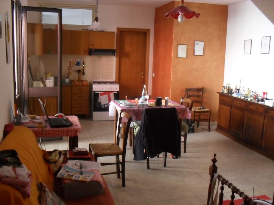 Cooking facilities, sitting room