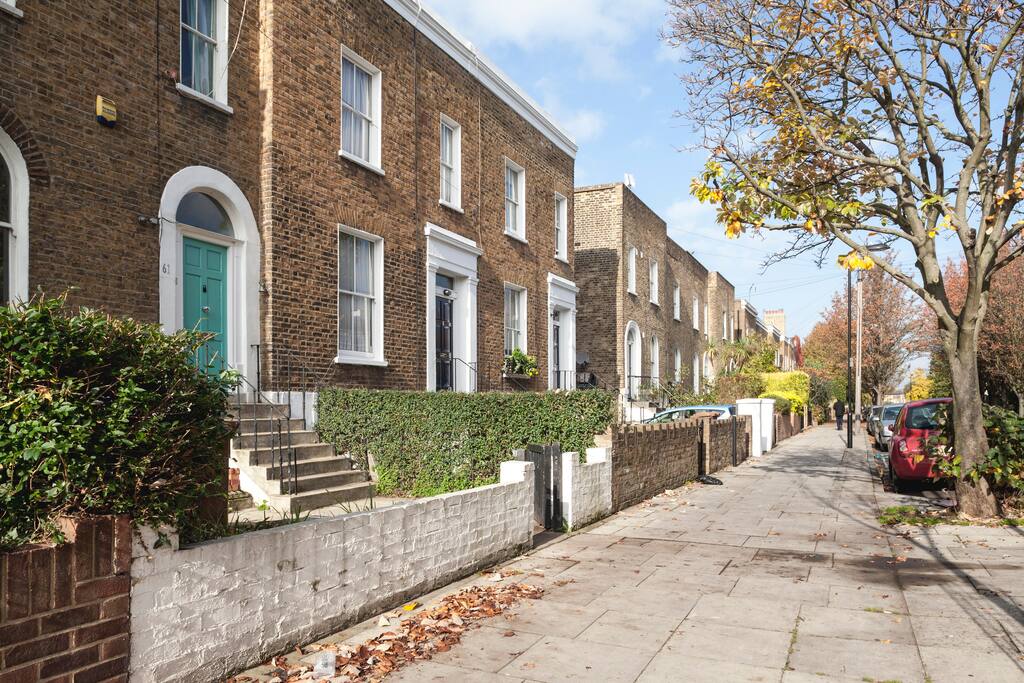 Outside view of the no through road street