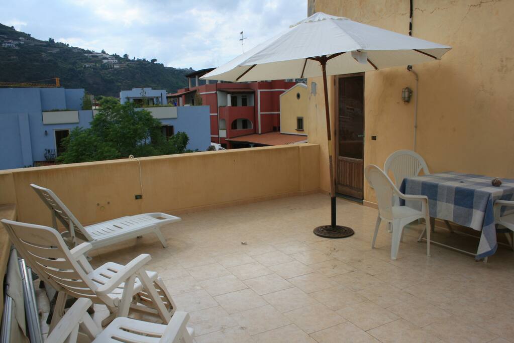 terrazza parzialmente panoramica