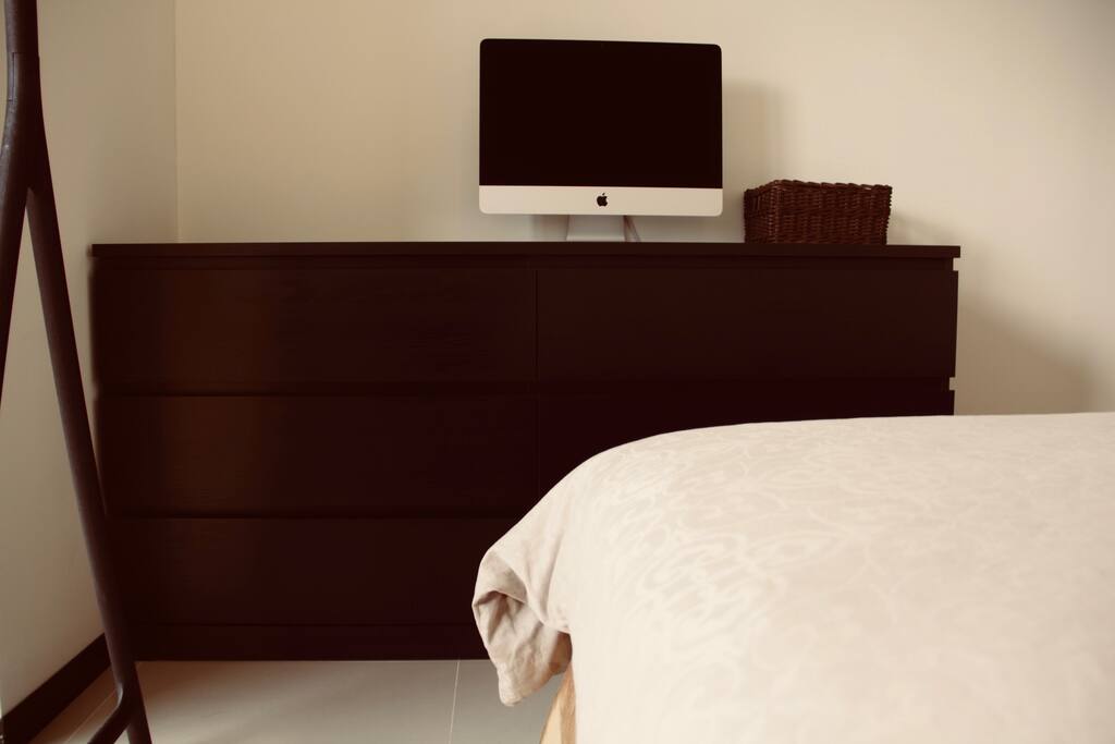 Suite (Bedroom)