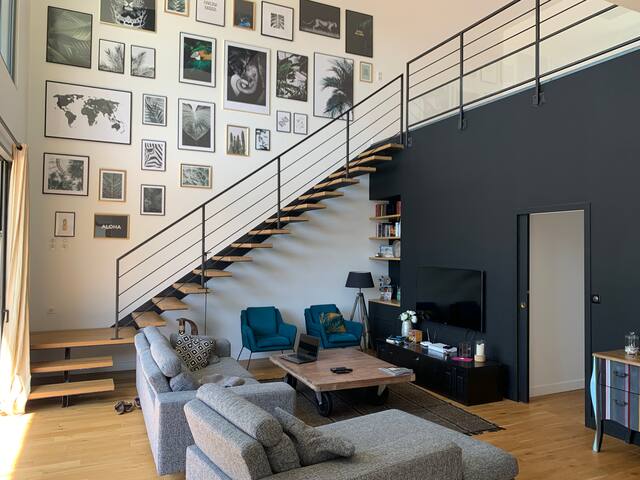 Maison contemporaine avec piscine gallery image 3