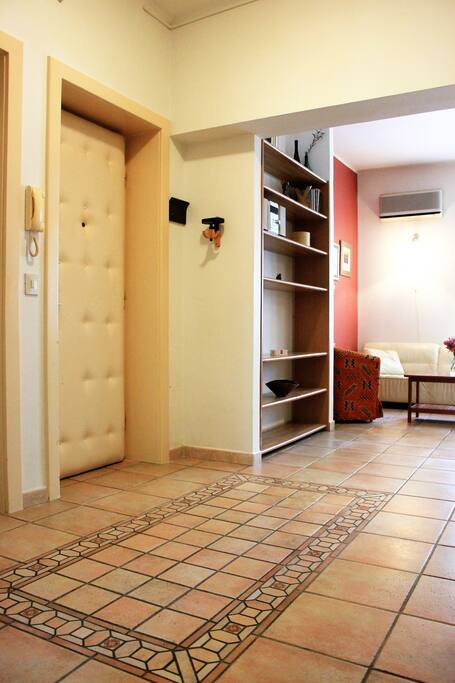 Entrance door and lobby.