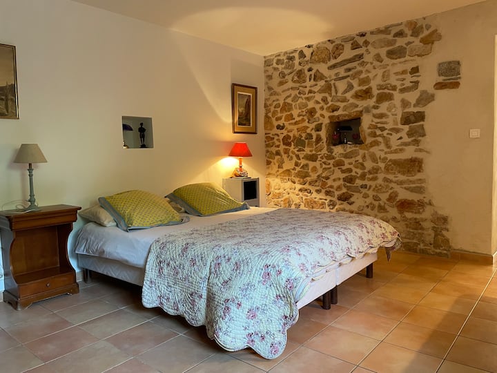 Spálňa s posteľou 160