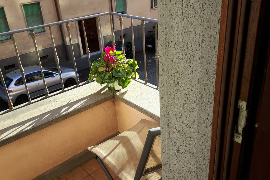 balconcino nel paese