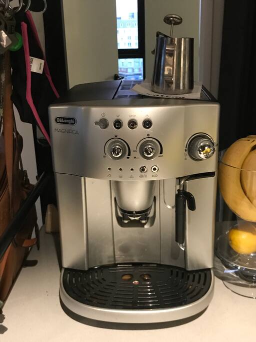 Freshly ground coffee. Coffee to cup with the freshest beans!